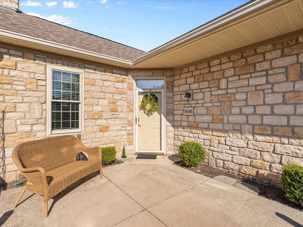 1616 Crossing Boulevard, Circleville, OH 43113