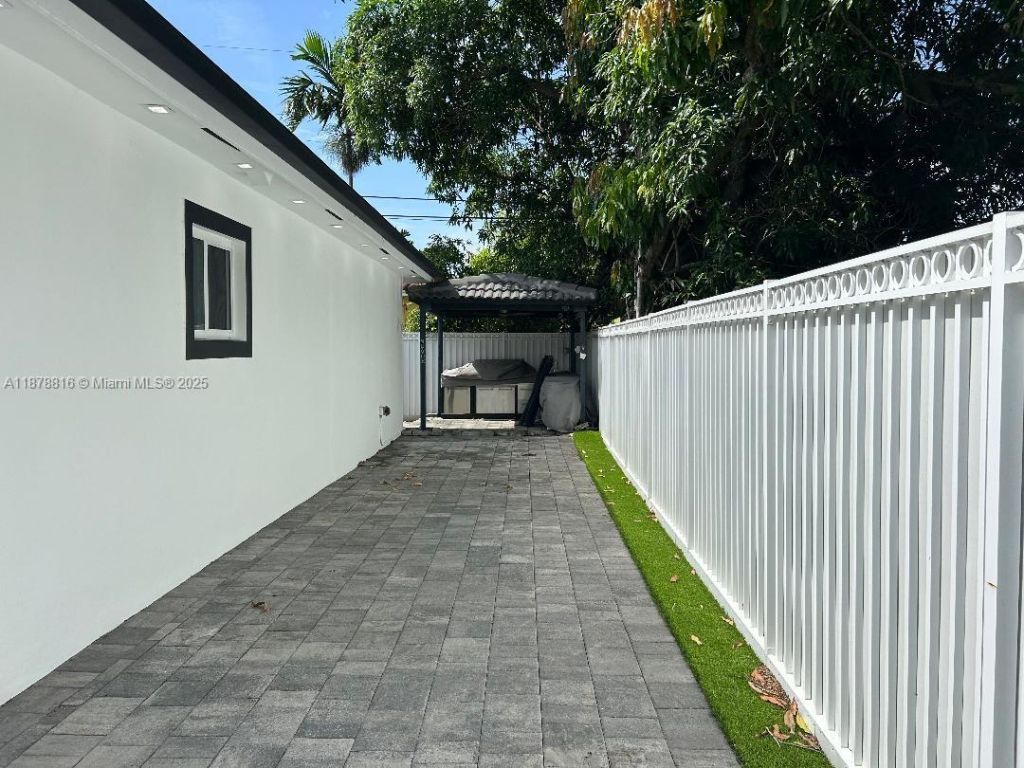 400 SW 47th Ave, Miami, FL 33134 Photo