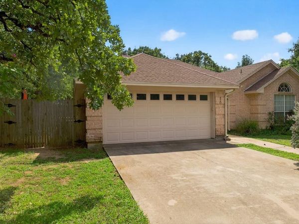420 Meadowcrest Drive, Azle, TX 76020