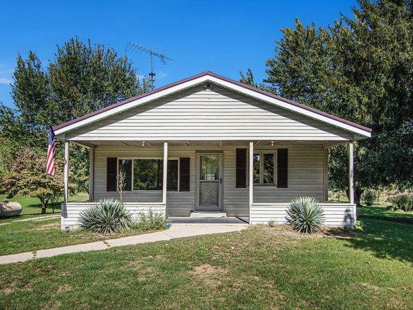 52466 28th Avenue, Bangor, MI 49013