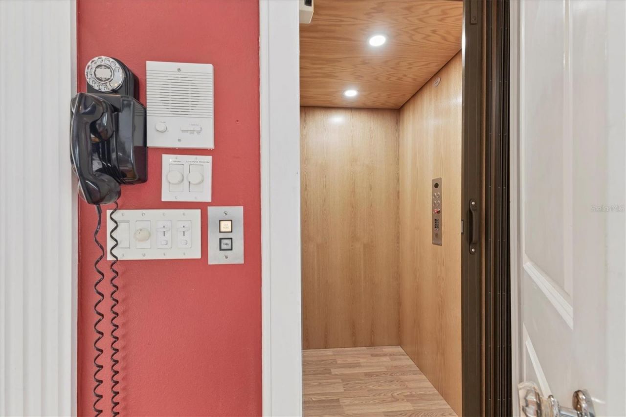 1602 Point Pleasant Avenue W, Bradenton, FL 34205 Photo