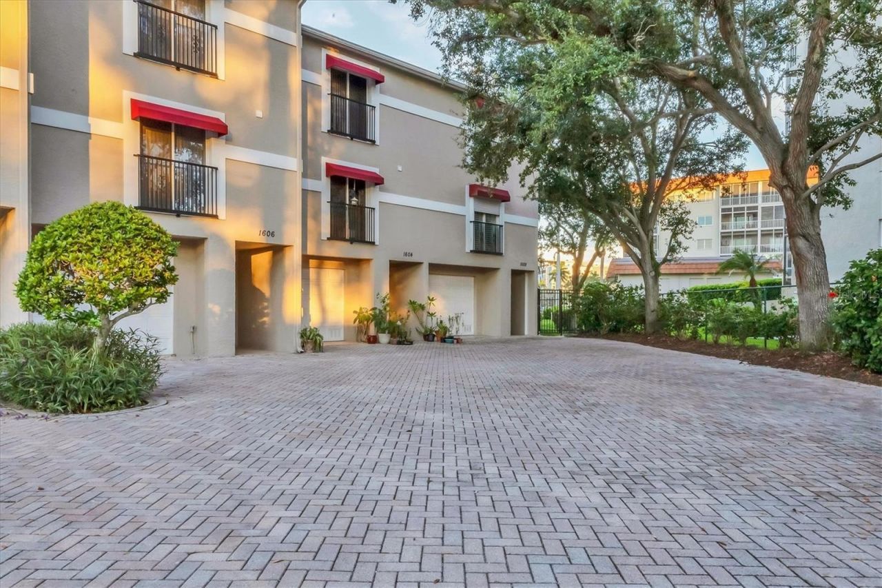 1602 Point Pleasant Avenue W, Bradenton, FL 34205 Photo