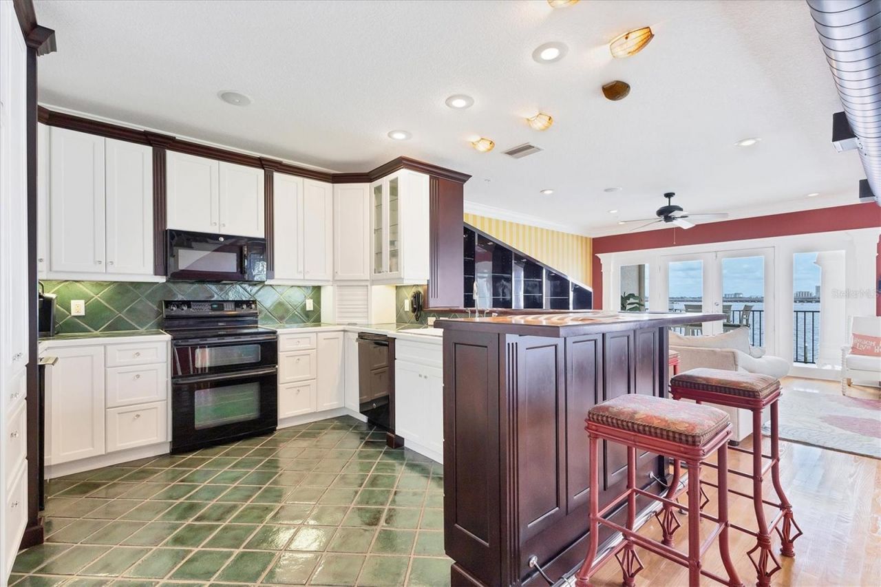 1602 Point Pleasant Avenue W, Bradenton, FL 34205 Photo