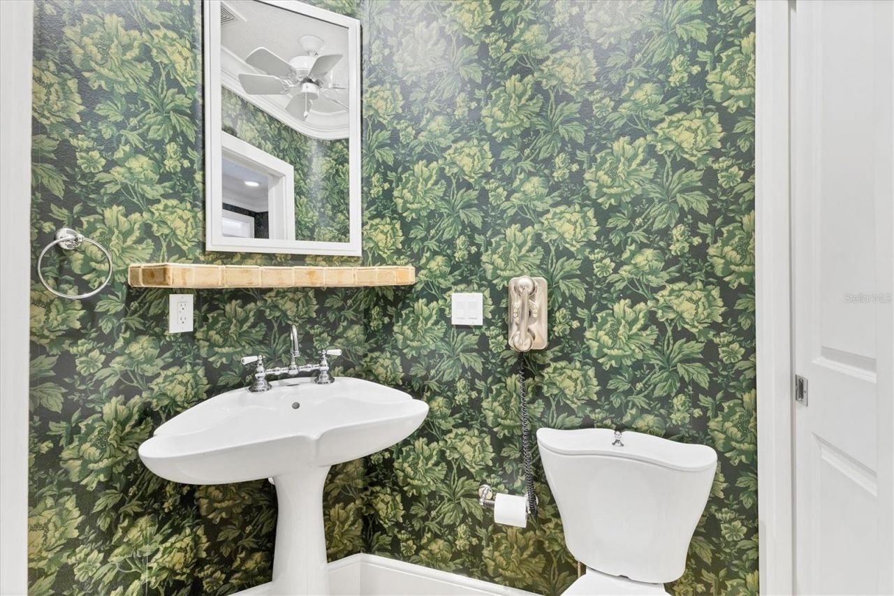 1602 Point Pleasant Avenue W, Bradenton, FL 34205 Photo