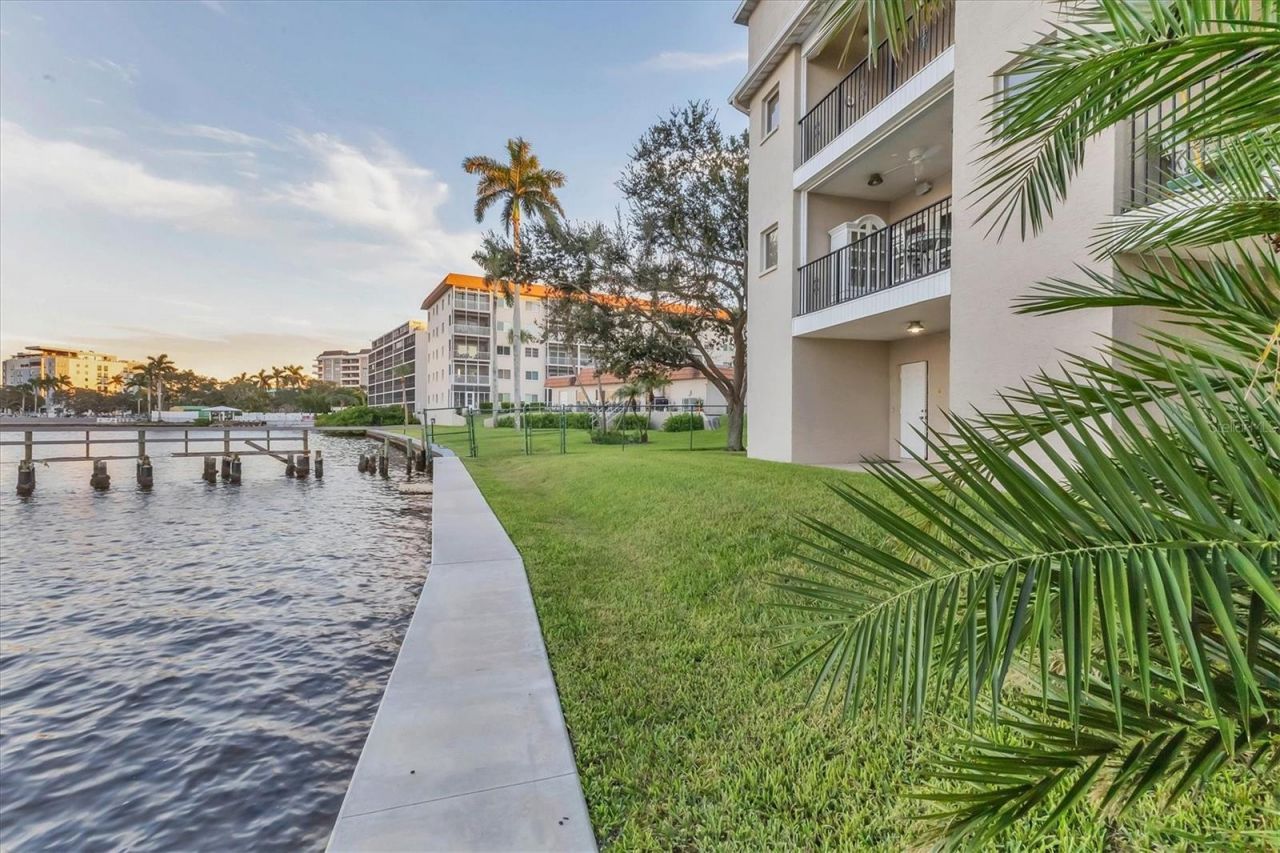 1602 Point Pleasant Avenue W, Bradenton, FL 34205 Photo