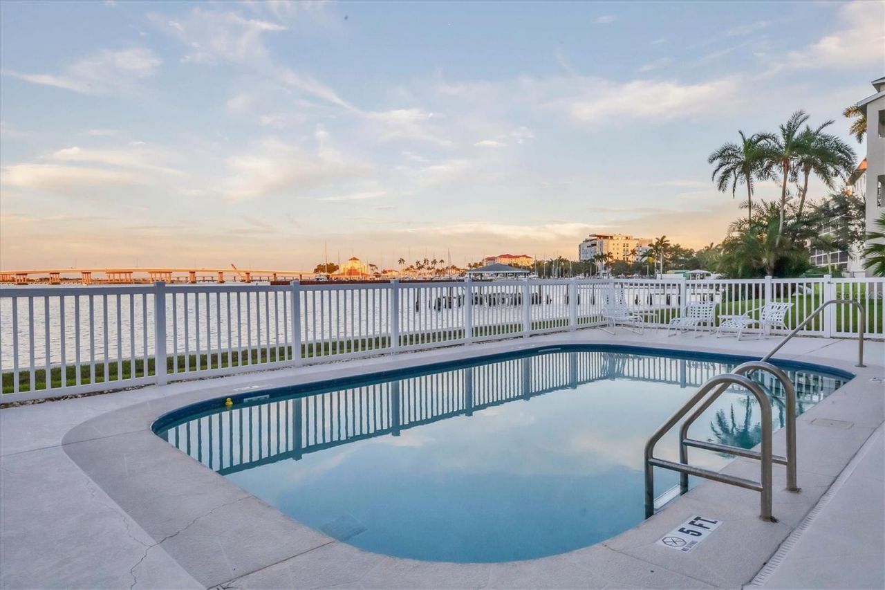 1602 Point Pleasant Avenue W, Bradenton, FL 34205 Photo