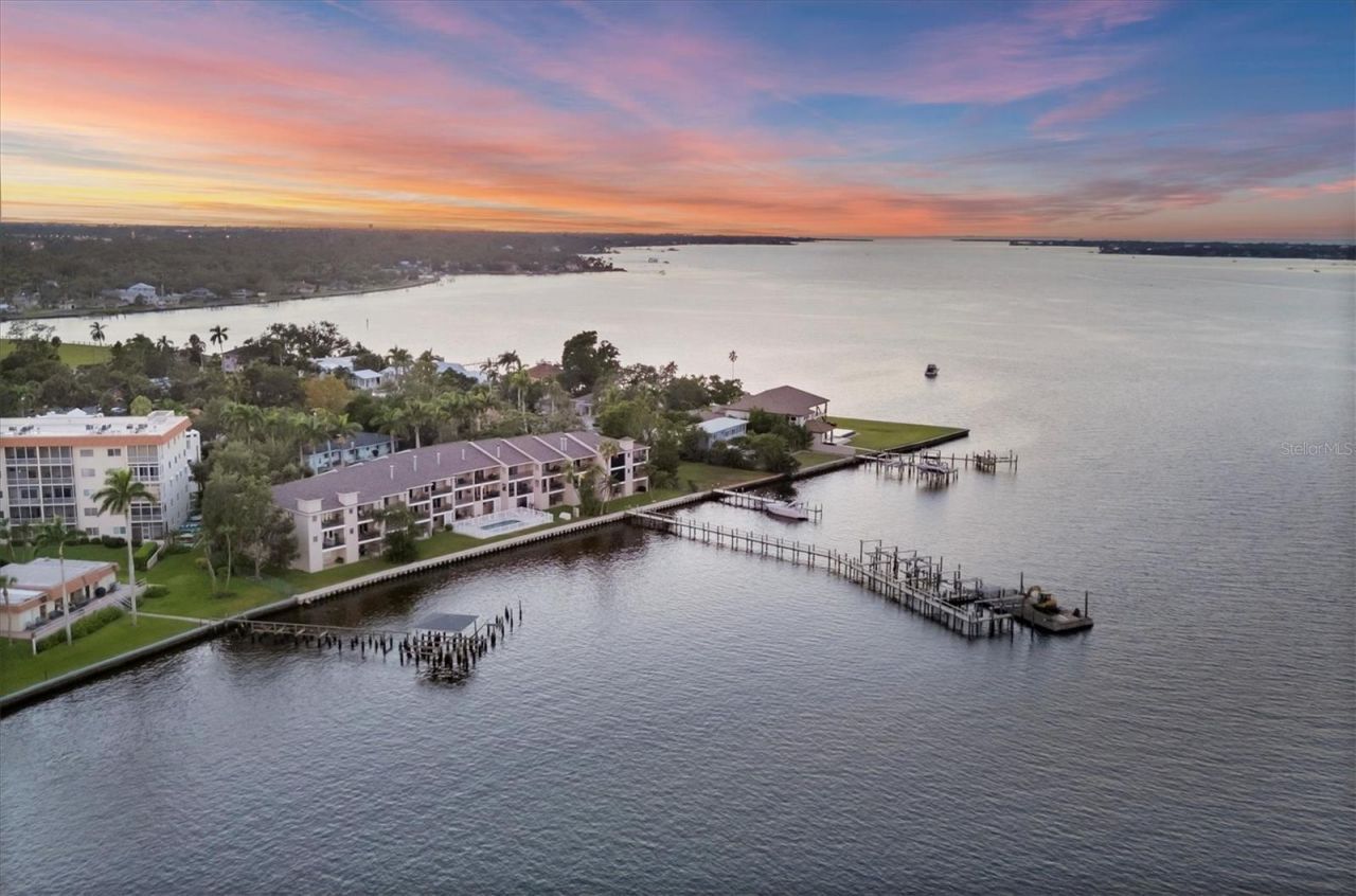 1602 Point Pleasant Avenue W, Bradenton, FL 34205 Photo