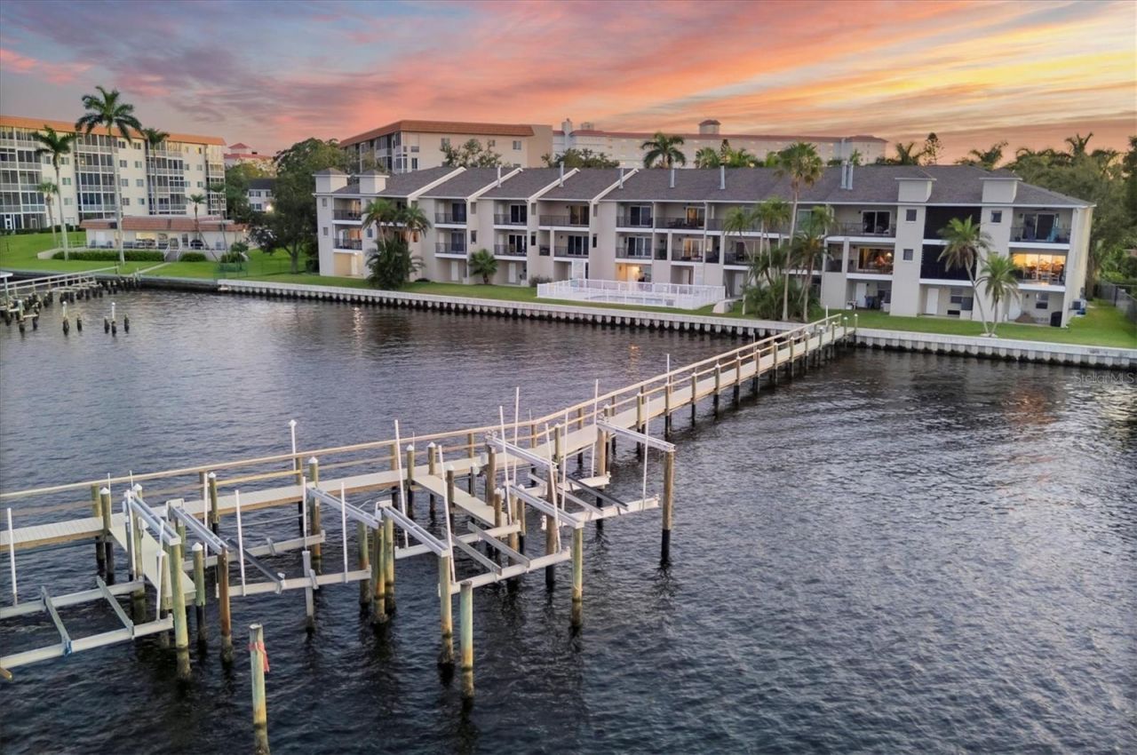 1602 Point Pleasant Avenue W, Bradenton, FL 34205 Photo