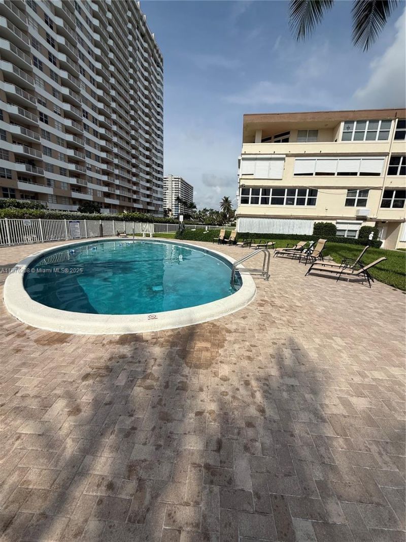 1936 S Ocean Dr, Unit 4C, Hallandale Beach, FL 33009 Photo