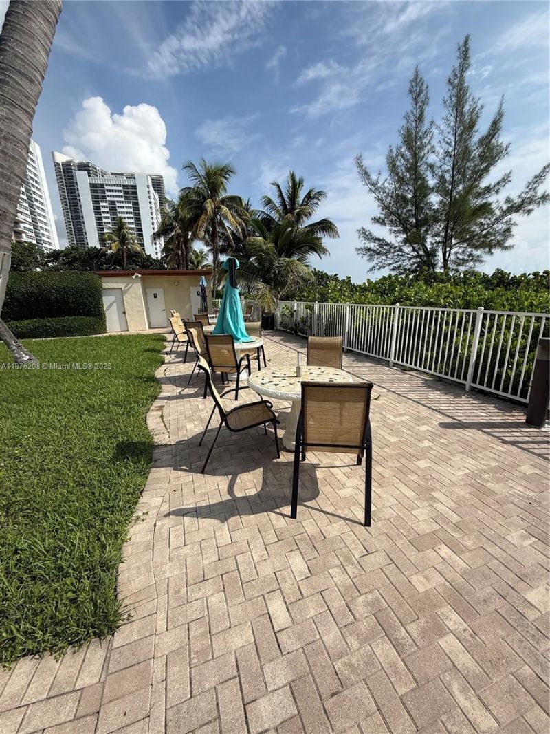 1936 S Ocean Dr, Unit 4C, Hallandale Beach, FL 33009 Photo