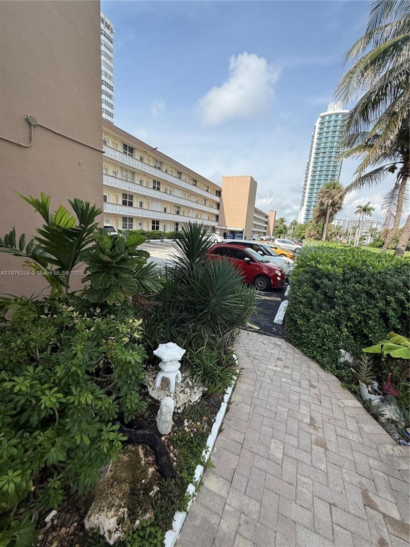 1936 S Ocean Dr, Unit 4C, Hallandale Beach, FL 33009 Photo