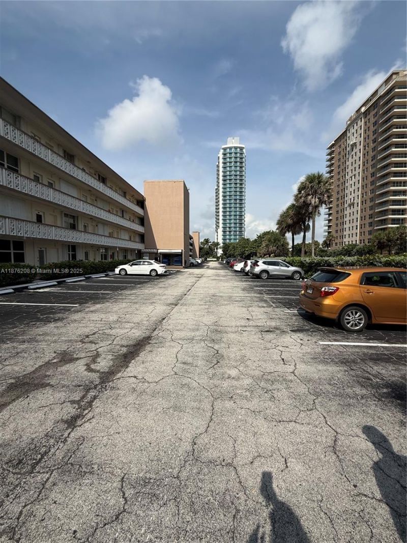 1936 S Ocean Dr, Unit 4C, Hallandale Beach, FL 33009 Photo