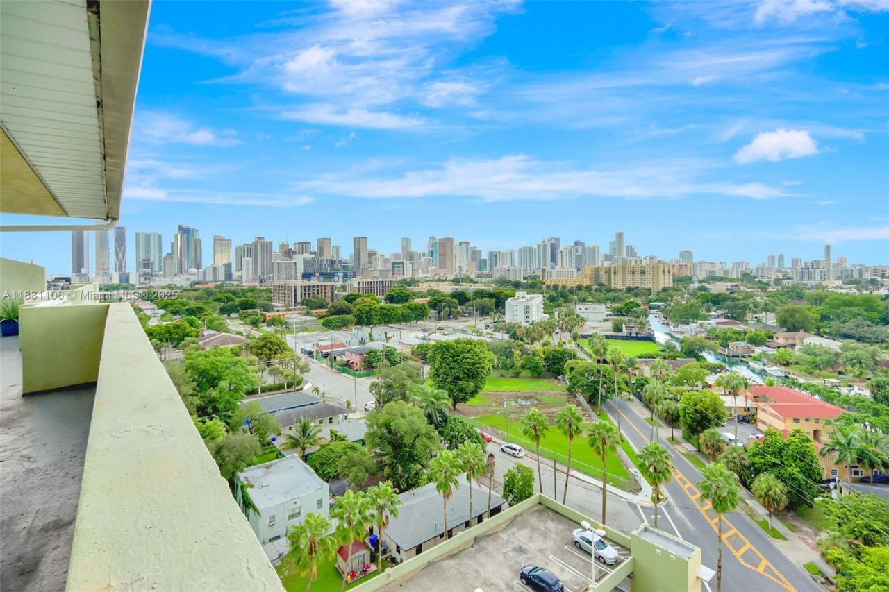 816 NW 11th St, Unit 905, Miami, FL 33136 Photo