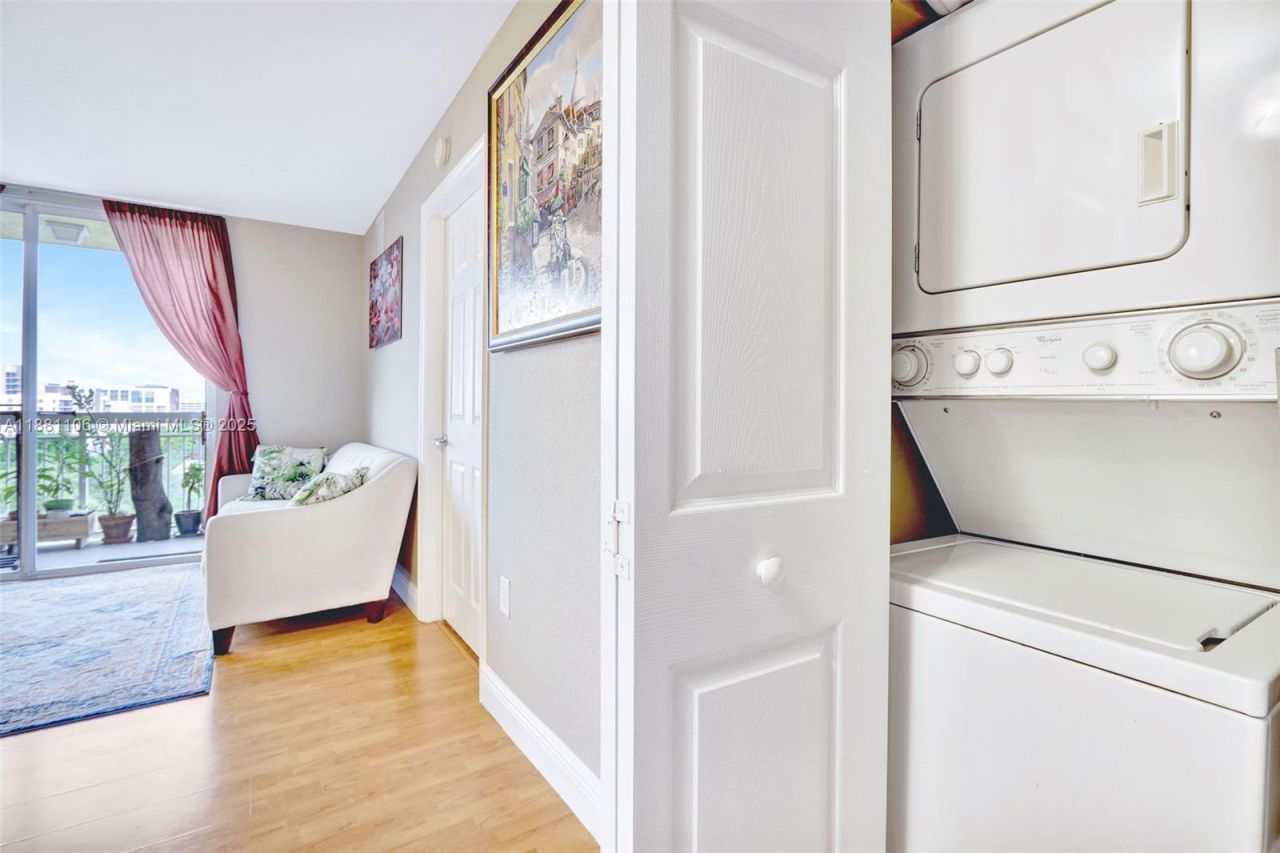 816 NW 11th St, Unit 905, Miami, FL 33136 Photo