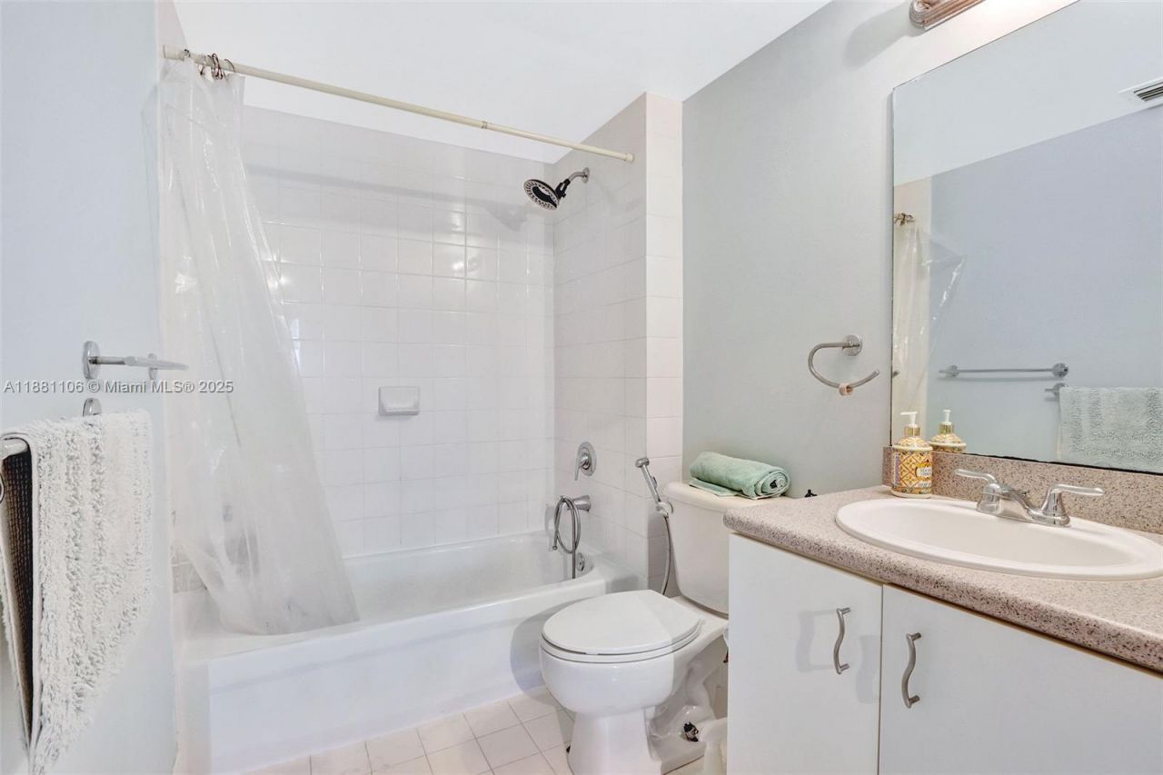 816 NW 11th St, Unit 905, Miami, FL 33136 Photo