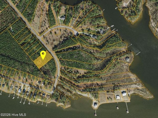 33 Pine Crest Road, Bath, NC 27808