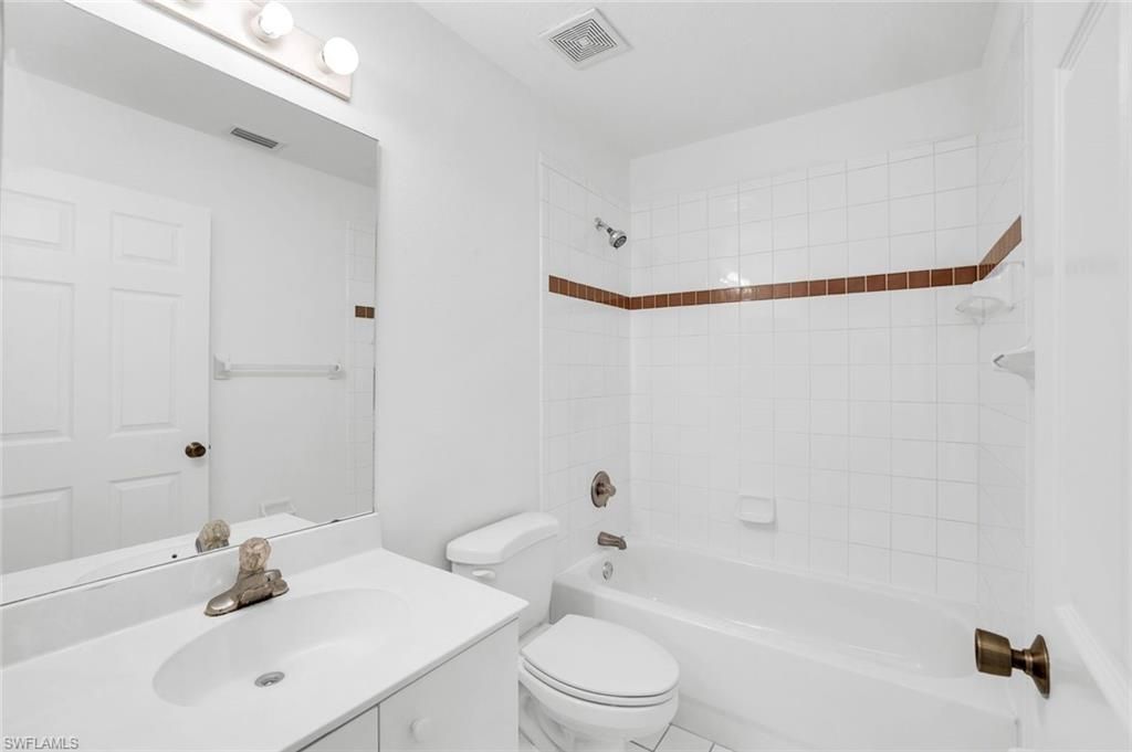 6635 Huntington Lakes Cir, Unit 202, Naples, FL 34119 Photo