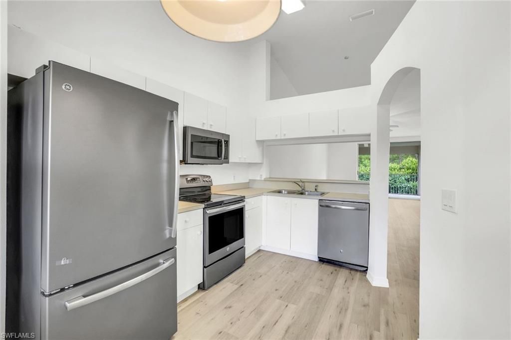 6635 Huntington Lakes Cir, Unit 202, Naples, FL 34119 Photo