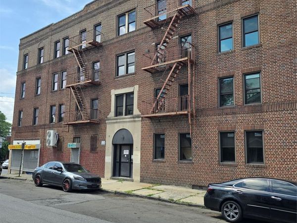 145 W Sidney Avenue, Fleetwood, NY 10550