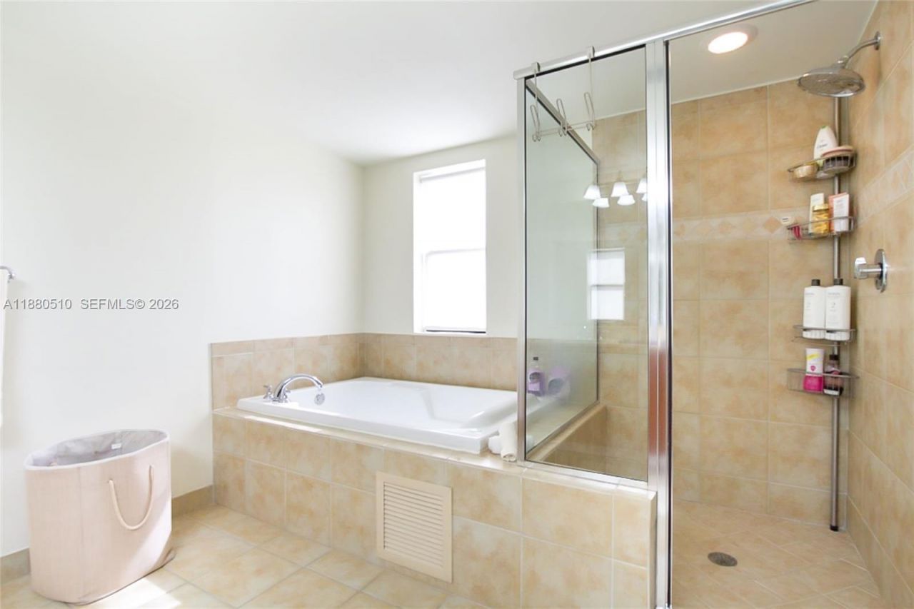 888 S Douglas Rd, Unit 1417, Coral Gables, FL 33134 Photo