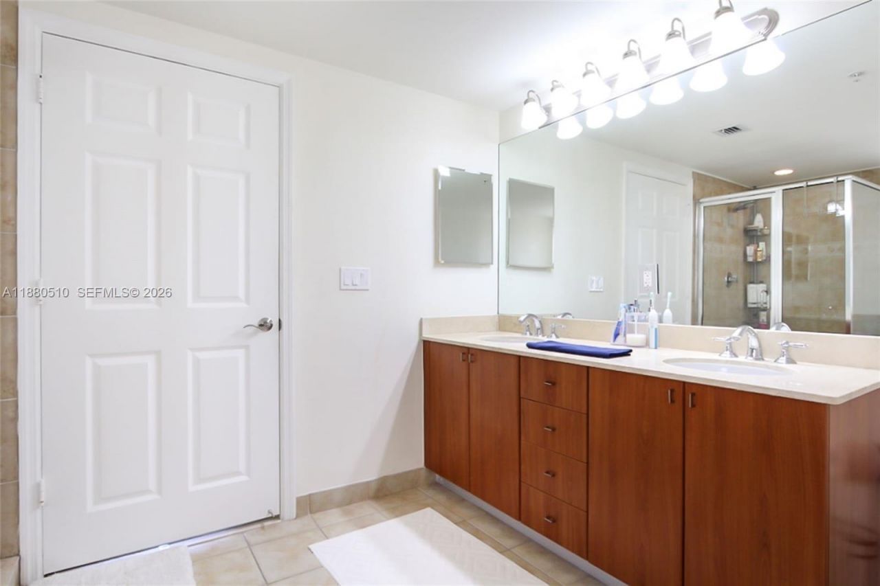 888 S Douglas Rd, Unit 1417, Coral Gables, FL 33134 Photo