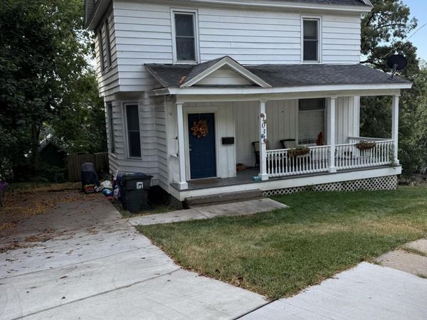 1031 W 8TH ST, Davenport, IA 52802