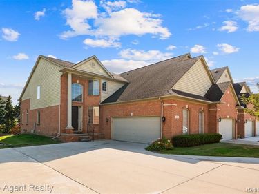 1066 Lorenzo Court, Troy, MI 48085