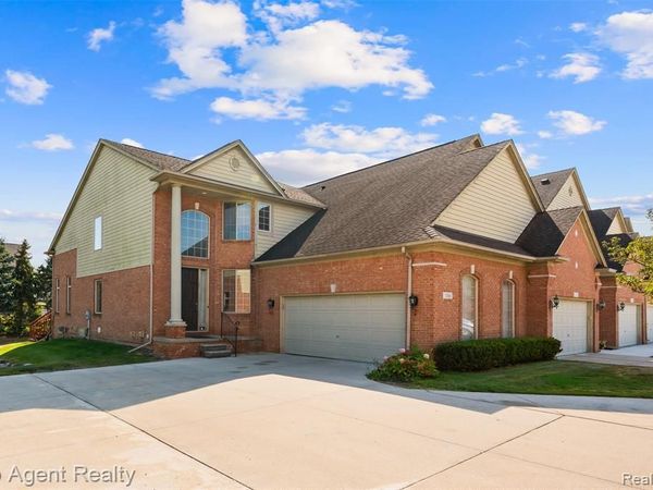 1066 Lorenzo Court, Troy, MI 48085
