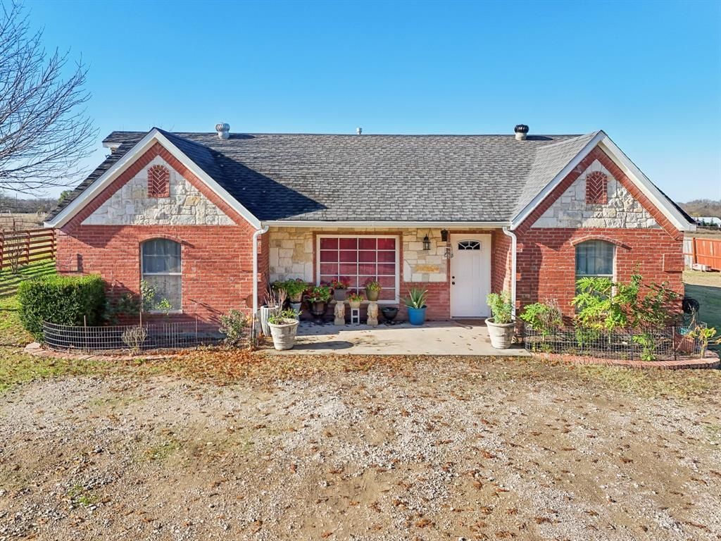 2750 Nolan Road, Ferris, TX 75125 Main Photo