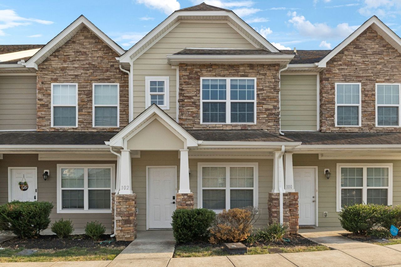 102 Cobblestone Place Dr, Goodlettsville, TN 37072 Main Photo