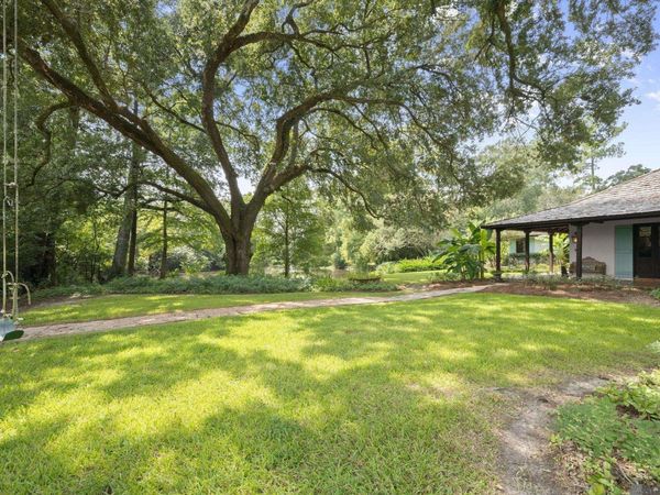 1525 Brame Dr, Baton Rouge, LA 70808