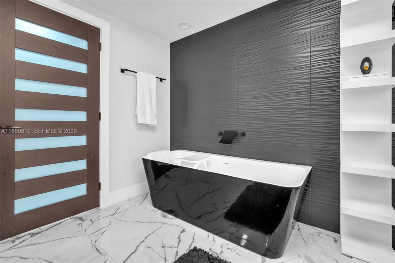 333 Las Olas Way, Unit 1207, Fort Lauderdale, FL 33301 Photo