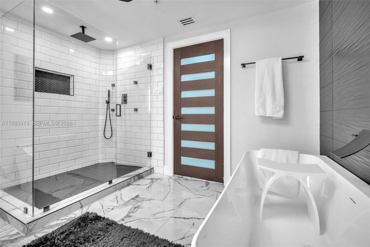 333 Las Olas Way, Unit 1207, Fort Lauderdale, FL 33301 Photo