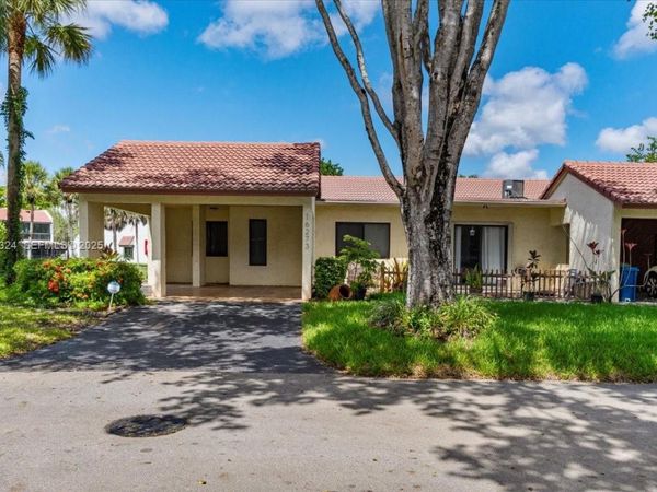 16273 Laurel Dr, Unit 7, Weston, FL 33326