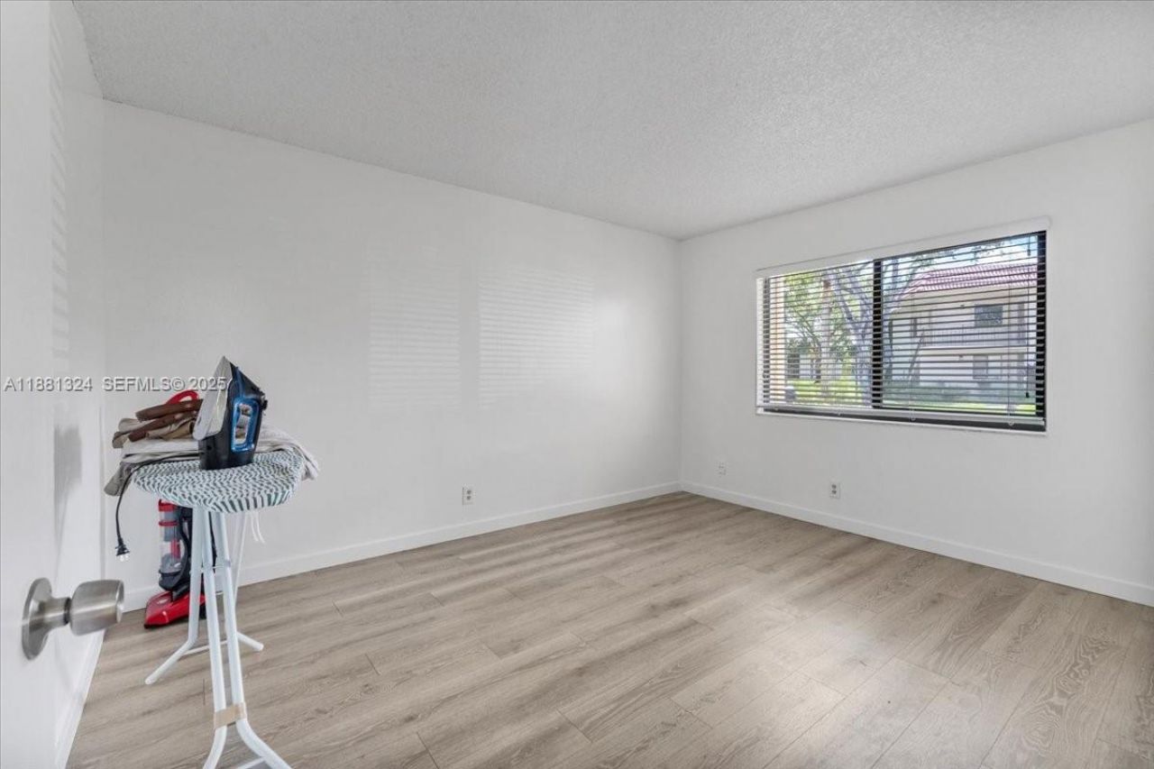 16273 Laurel Dr, Unit 7, Weston, FL 33326 Photo