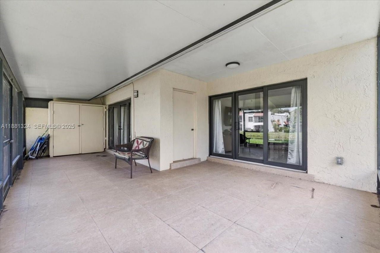 16273 Laurel Dr, Unit 7, Weston, FL 33326 Photo