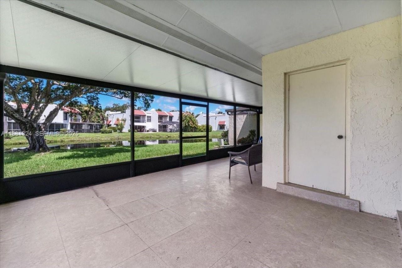 16273 Laurel Dr, Unit 7, Weston, FL 33326 Photo