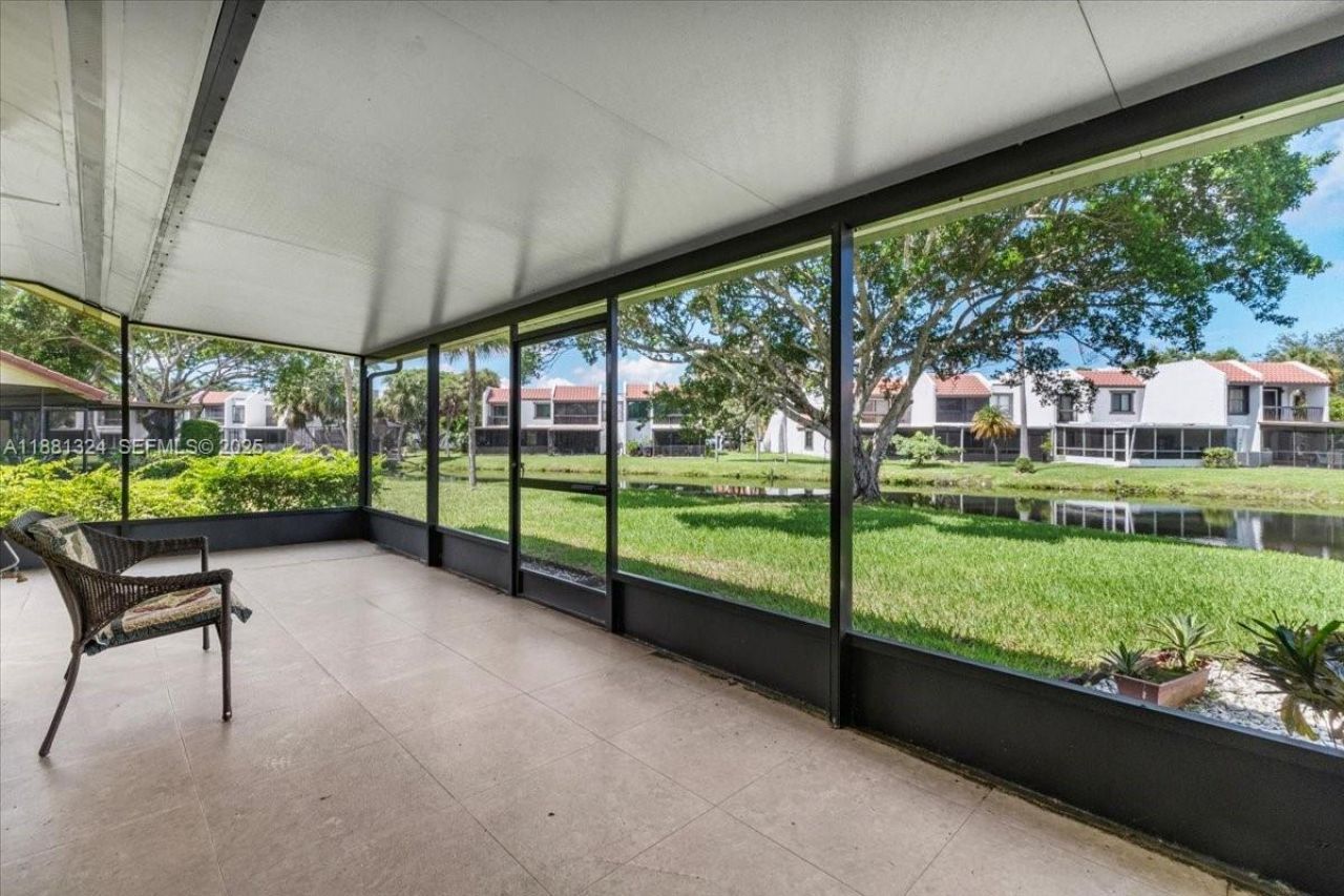 16273 Laurel Dr, Unit 7, Weston, FL 33326 Photo