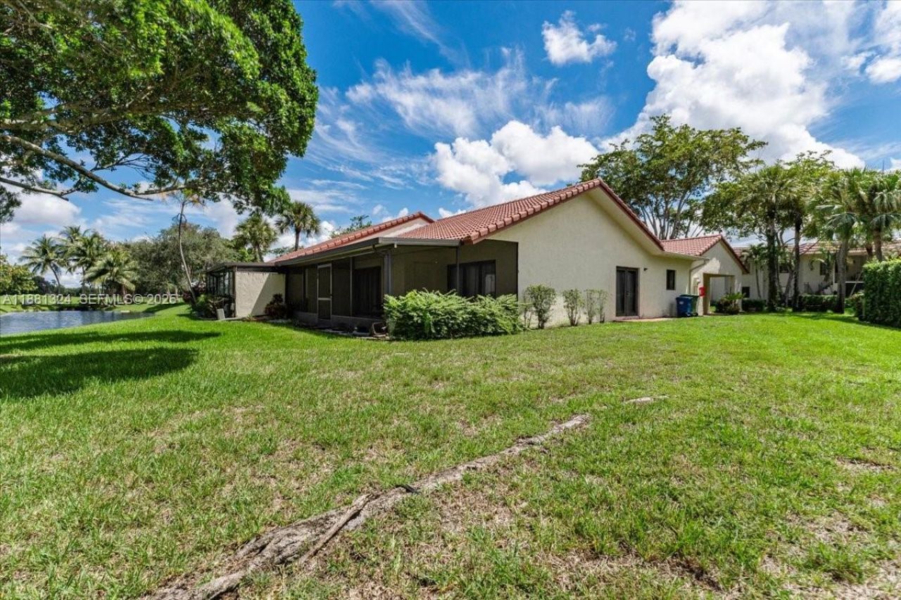 16273 Laurel Dr, Unit 7, Weston, FL 33326 Photo