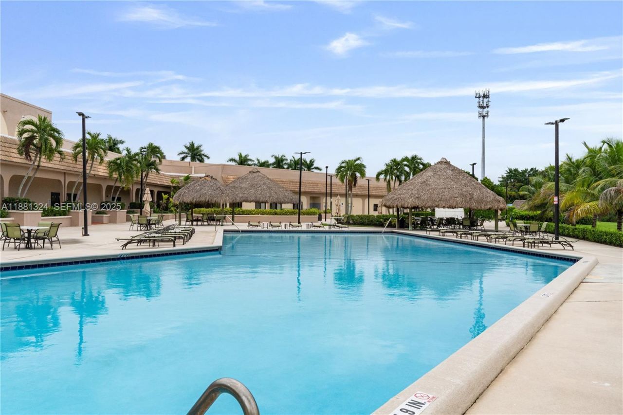 16273 Laurel Dr, Unit 7, Weston, FL 33326 Photo