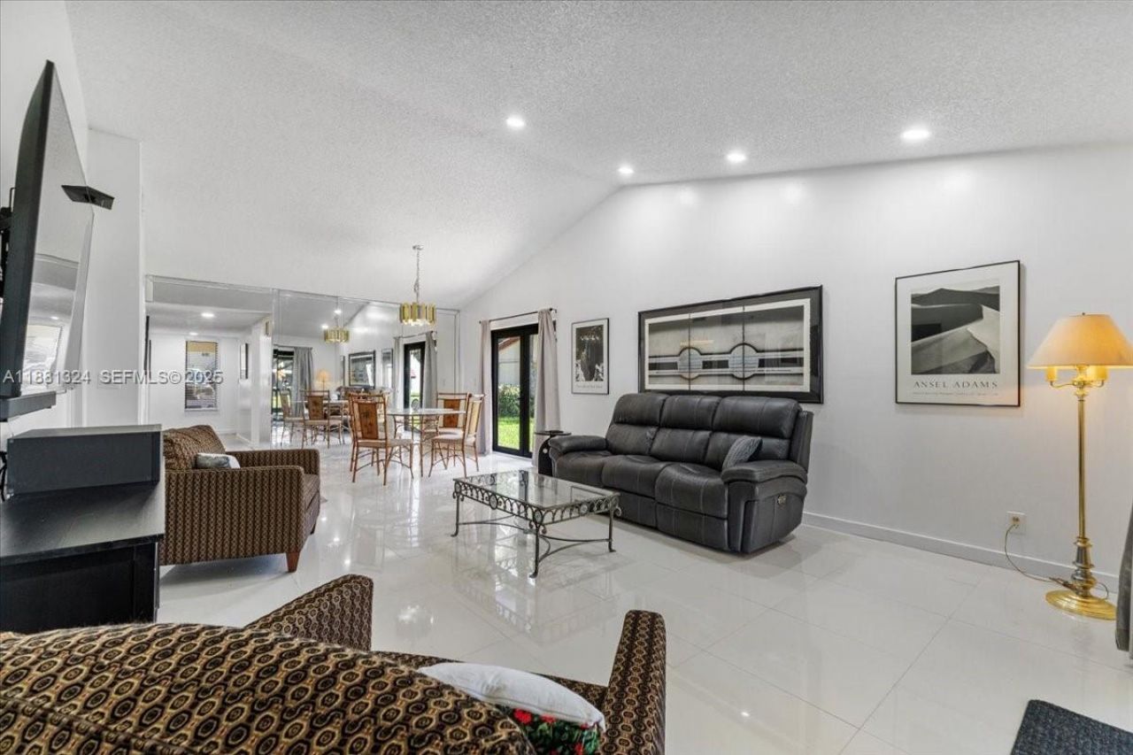 16273 Laurel Dr, Unit 7, Weston, FL 33326 Photo