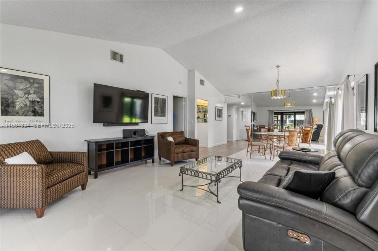 16273 Laurel Dr, Unit 7, Weston, FL 33326 Photo