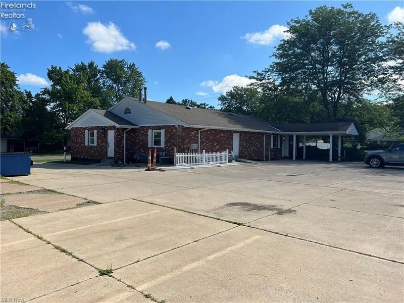 4940 Oberlin Avenue, Lorain, OH 44053 Photo 3