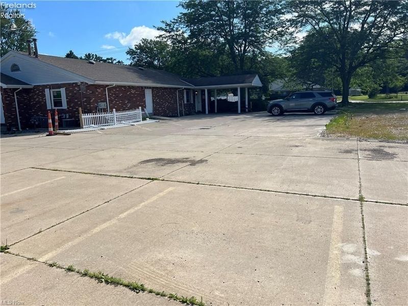 4940 Oberlin Avenue, Lorain, OH 44053 Photo 4