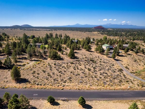 22535 Calgary Drive, Bend, OR 97702