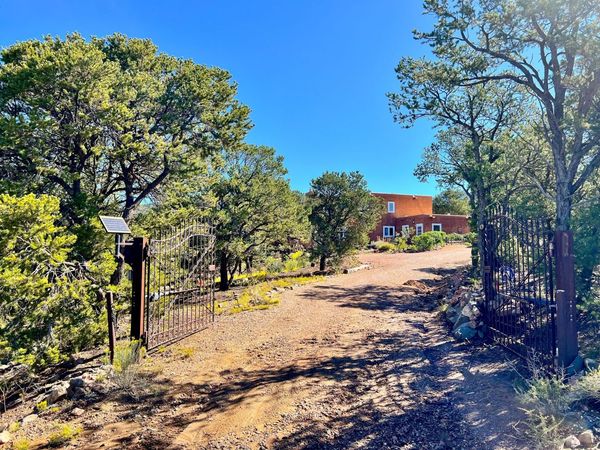 2 Toltec Road, Santa Fe, NM 87505