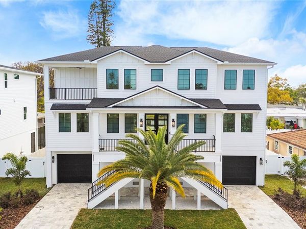 220 90TH AVENUE NE, ST PETERSBURG, FL 33702