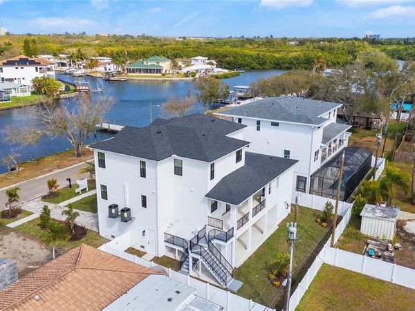 220 90TH AVENUE NE, ST PETERSBURG, FL 33702