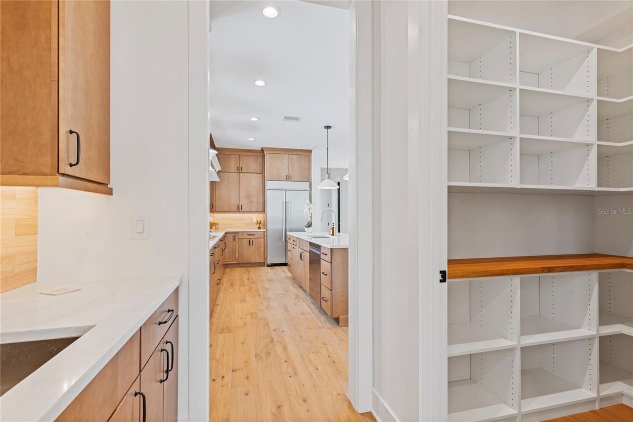 220 90th Avenue Ne, Saint Petersburg, FL 33702 Photo