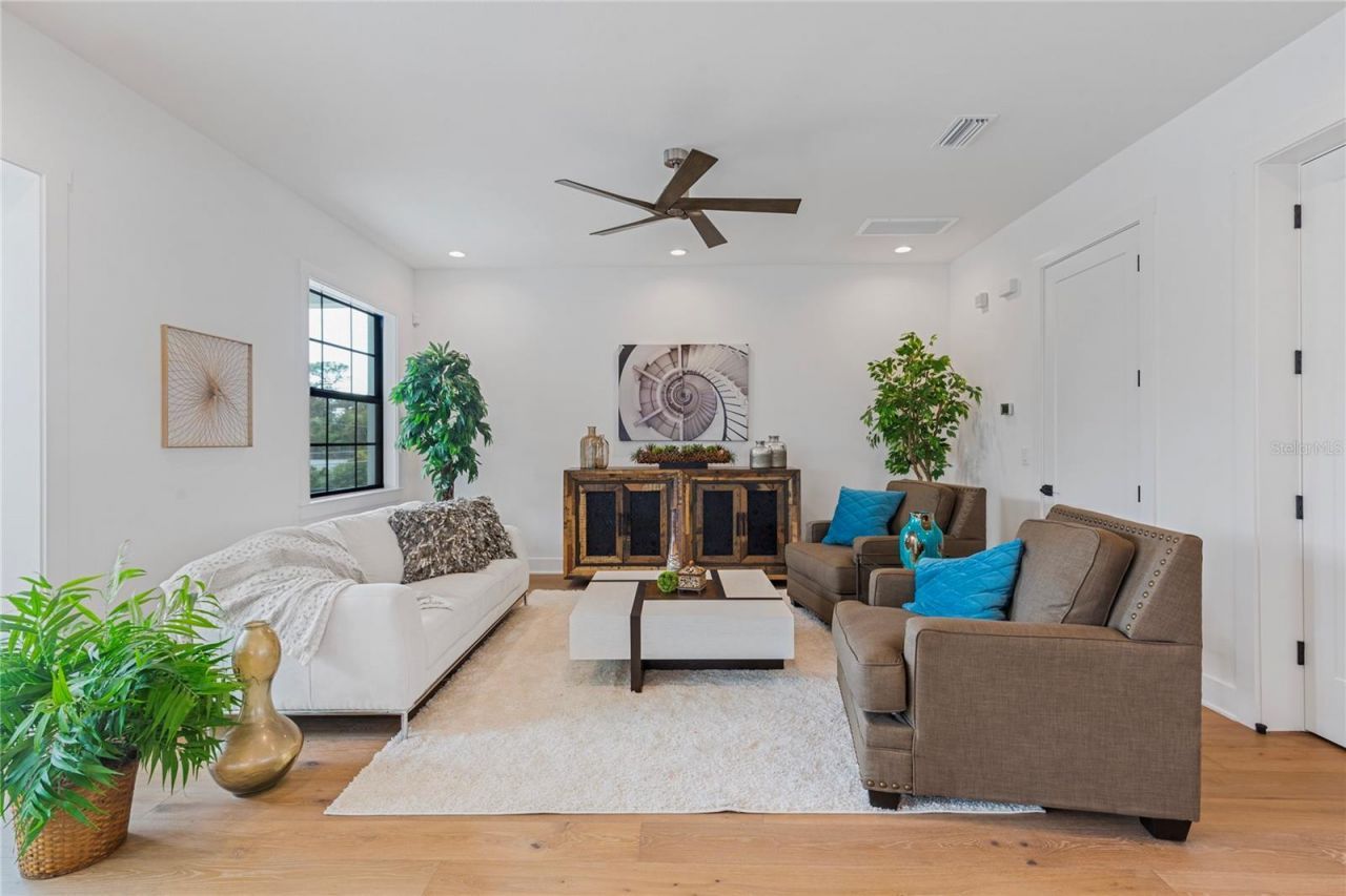 220 90th Avenue Ne, Saint Petersburg, FL 33702 Photo